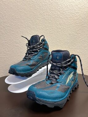 Altra Lone Peak 4 Sneaker Women 7  Hiking Trail Runners (No Insoles)